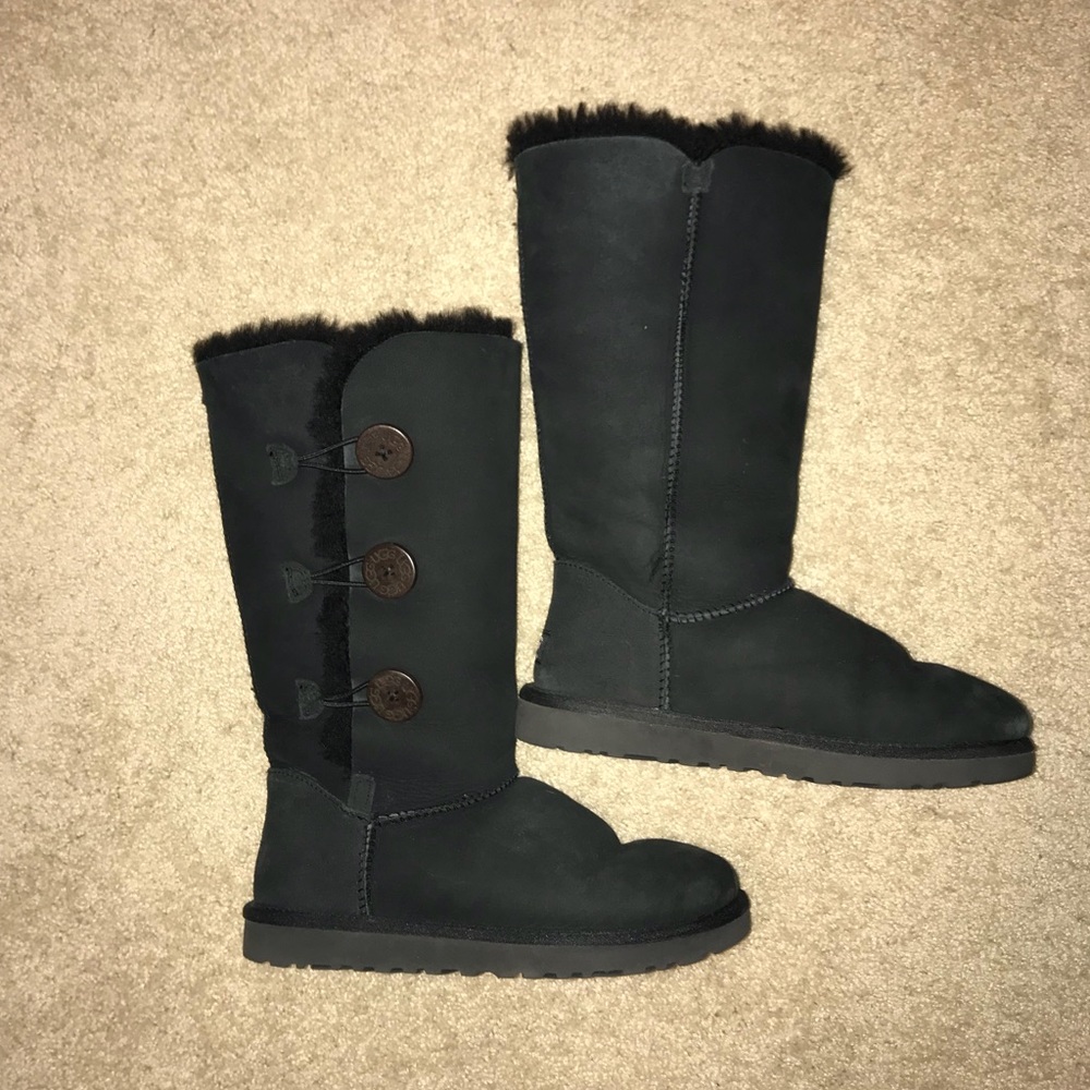 Black Bailey button Ugg’s